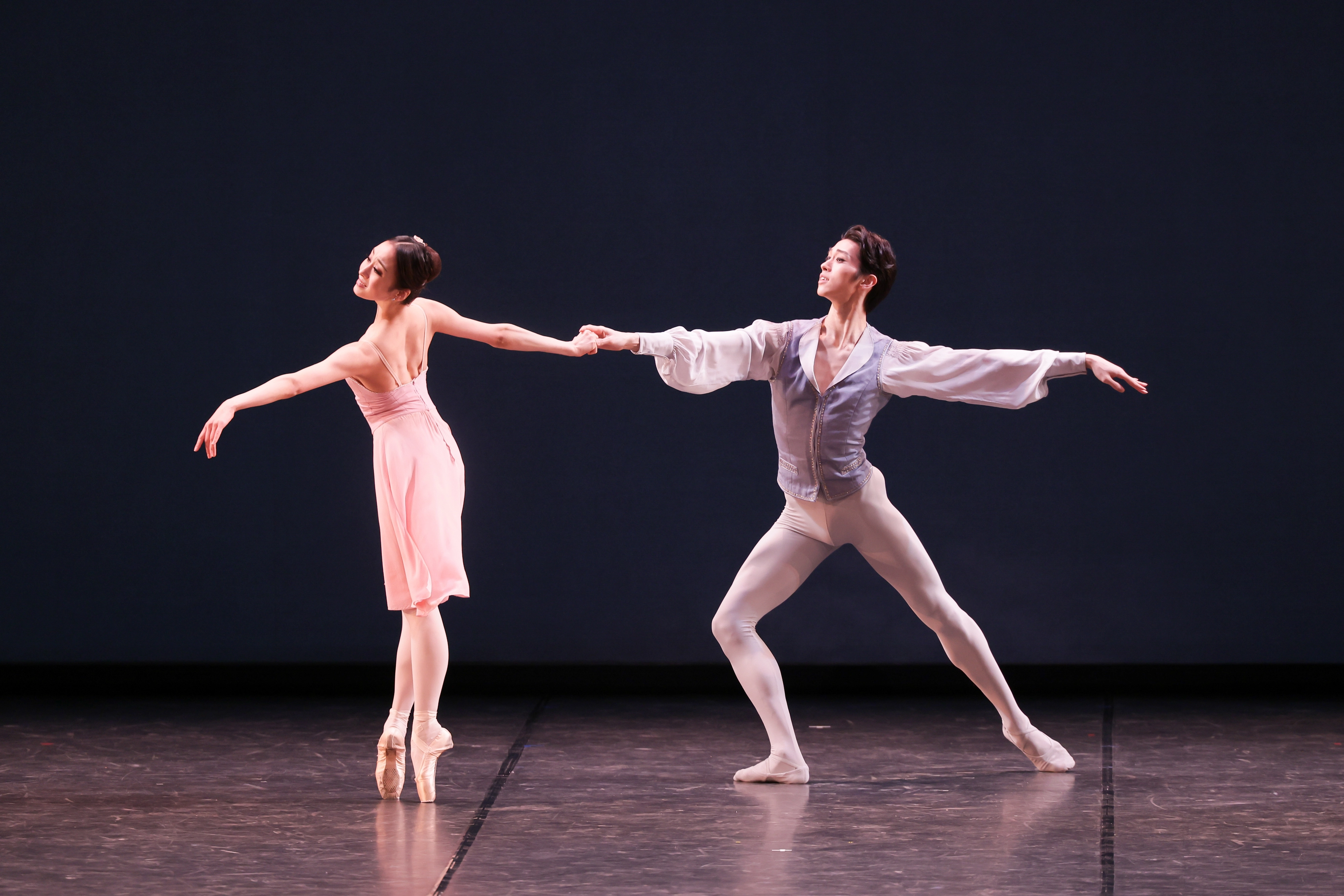 ‘차이콥스키’ 파드되(2인무)를 추는 전민철(오른쪽)과 나가히사 메이.
ⓒ기요노리 하세가와