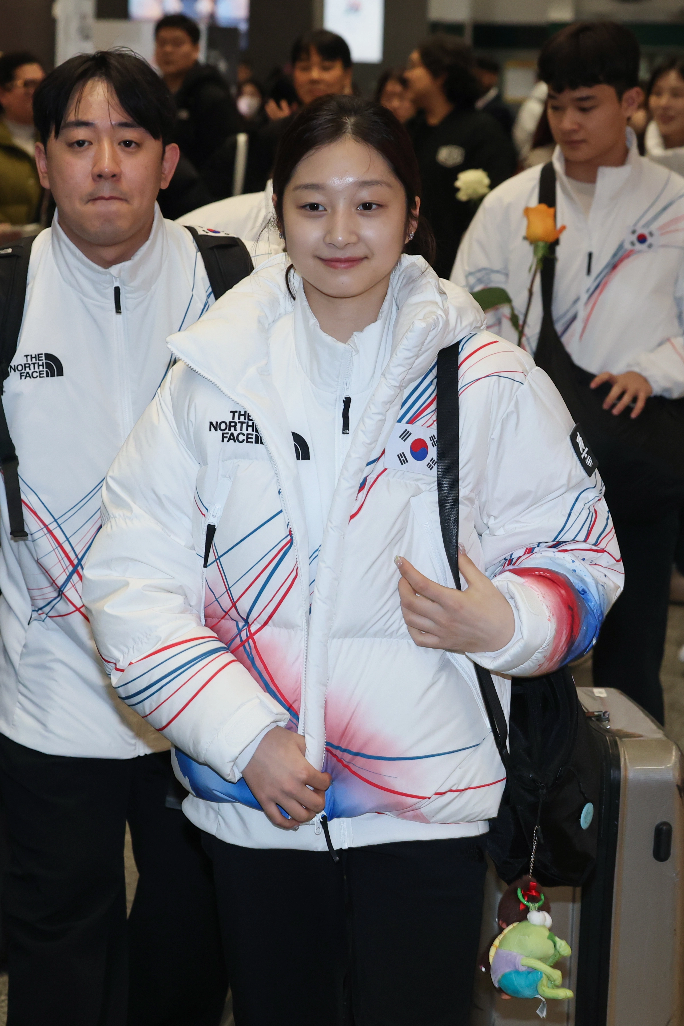 2026 밀라노·코르티나담페초 동계올림픽이 7일(한국시간) 오전 4시 이탈리아 밀라노 산시로 올림픽 스타디움에서 화려한 개회식을 시작으로 17일간 열전에 돌입한다. 사진은 개막 이전인 6일부터 열리는 피겨스케이팅 팀 이벤트에 나서기 위해 5일 이탈리아에 입국한  여자 싱글 신지아.
밀라노 연합뉴스