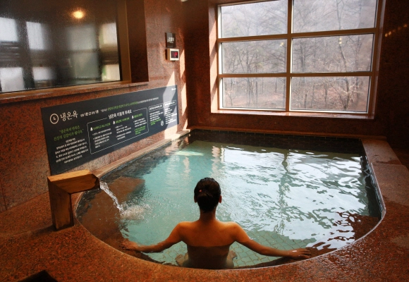 충북 충주시 깊은산속옹달샘. 한국관광공사 제공.