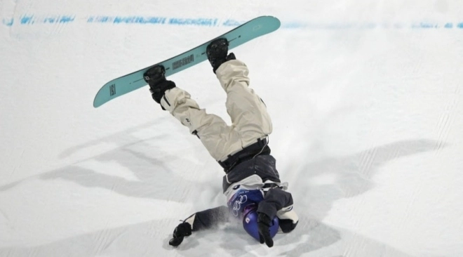 남자 스노보드 빅에어 연기 도중 넘어진 오기와라 히로토(일본). UPI=연합뉴스