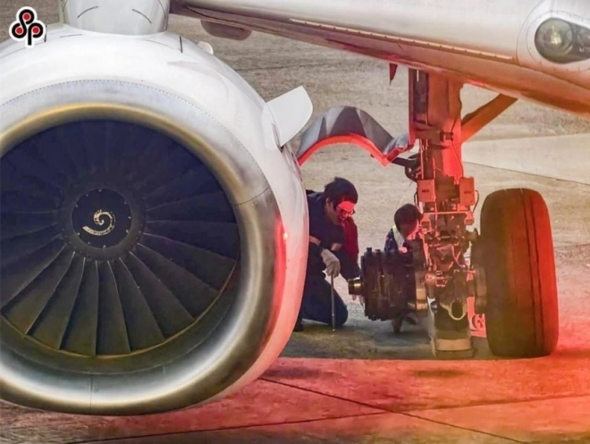 대만 공항 착륙 중 바퀴 빠진 티웨이항공 여객기. 중시신문망 캡처