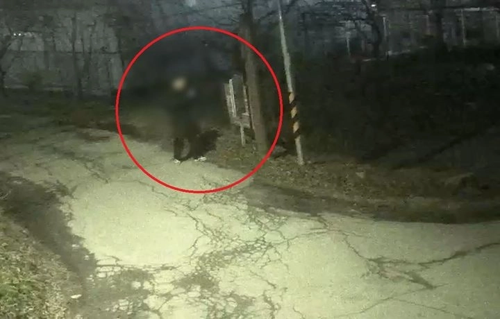 마약을 숨기는 장면(경기남부경찰청 제공)