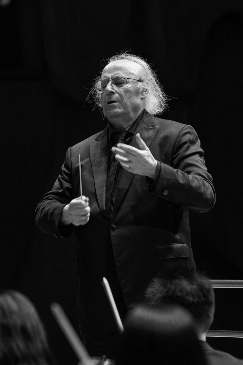 세계적 클래식 거장들이 잇따라 한국 무대에 오른다. 이스라엘 출신 지휘자 엘리아후 인발(사진·ⓒRikimaru-Hotta)은 KBS교향악단과 함께 러시아 음악의 진수를 들려준다.
KBS교향악단 제공