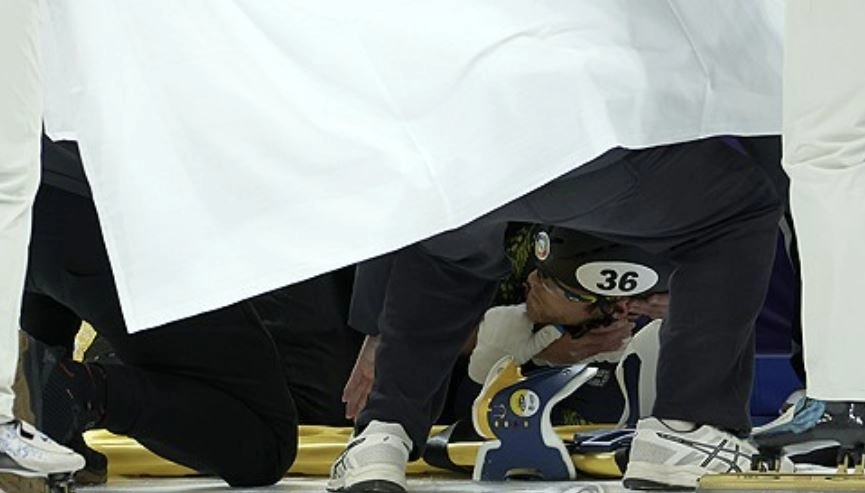 2025 베이징 쇼트트랙 세계선수권대회 당시 코리의 부상 순간.  AP연합뉴스 자료사진.