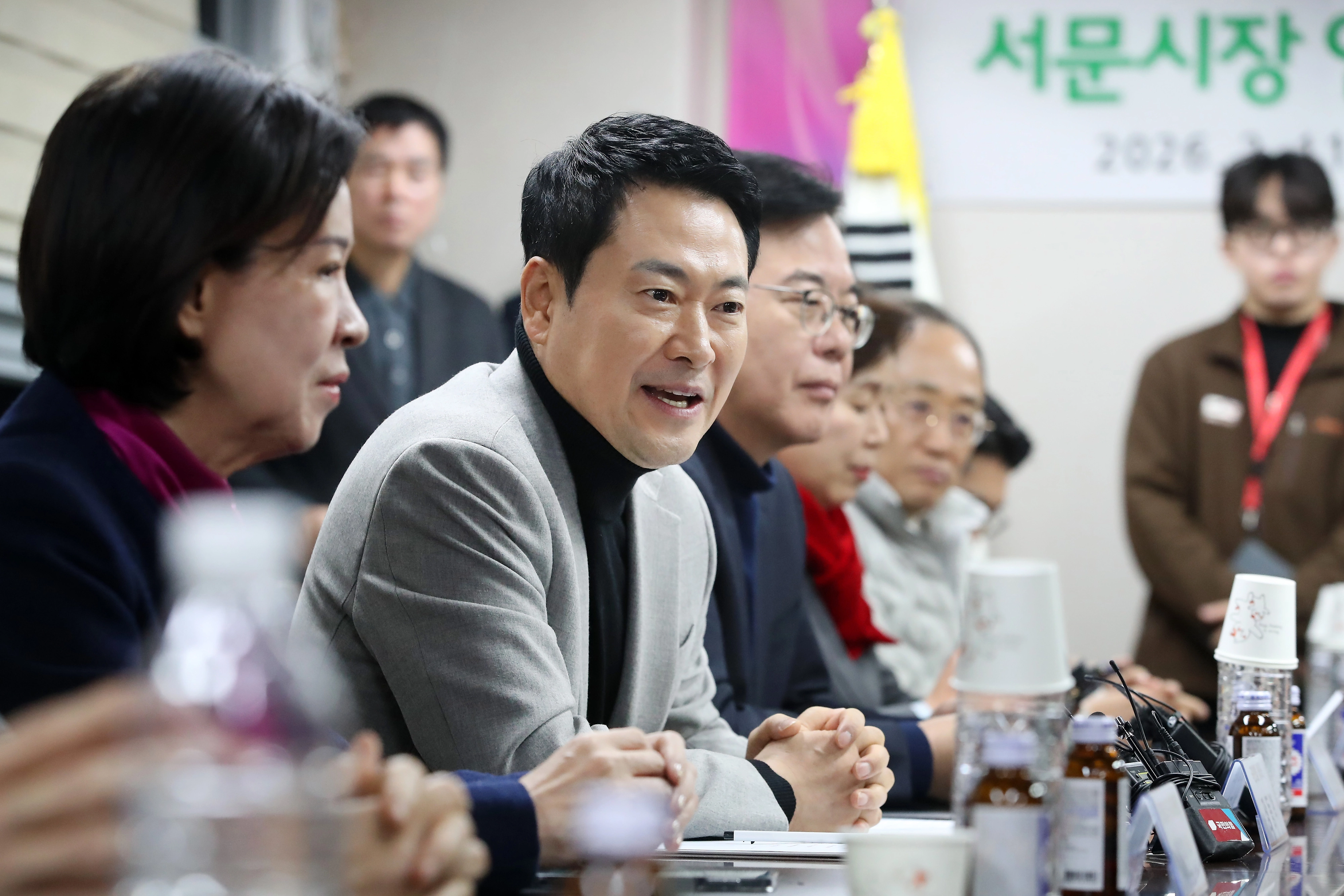 발언하는 장동혁 대표  장동혁 국민의힘 대표가 11일 오전 대구 중구 서문시장을 찾아 상인회 관계자들과 가진 간담회에서 발언하고 있다. 2026.2.11. 뉴스1