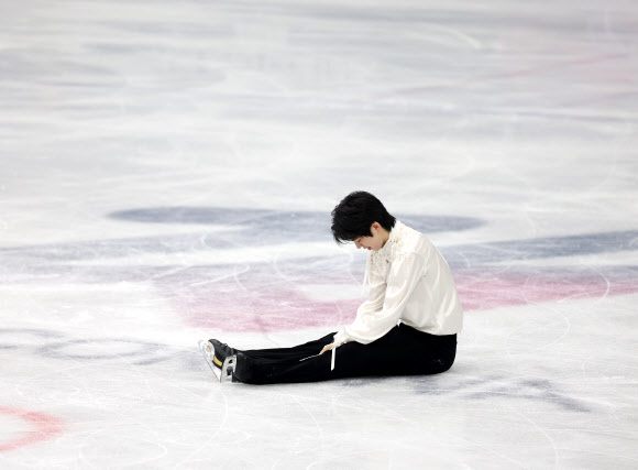 13일(현지시간) 이탈리아 밀라노 아이스스케이팅 아레나에서 열린 2026 밀라노ㆍ코르티나담페초 동계올림픽 남자 싱글 프리 스케이팅에 출전한 차준환이 연기를 마친 뒤 아쉬워하고 있다.  2026.2.14 연합뉴스