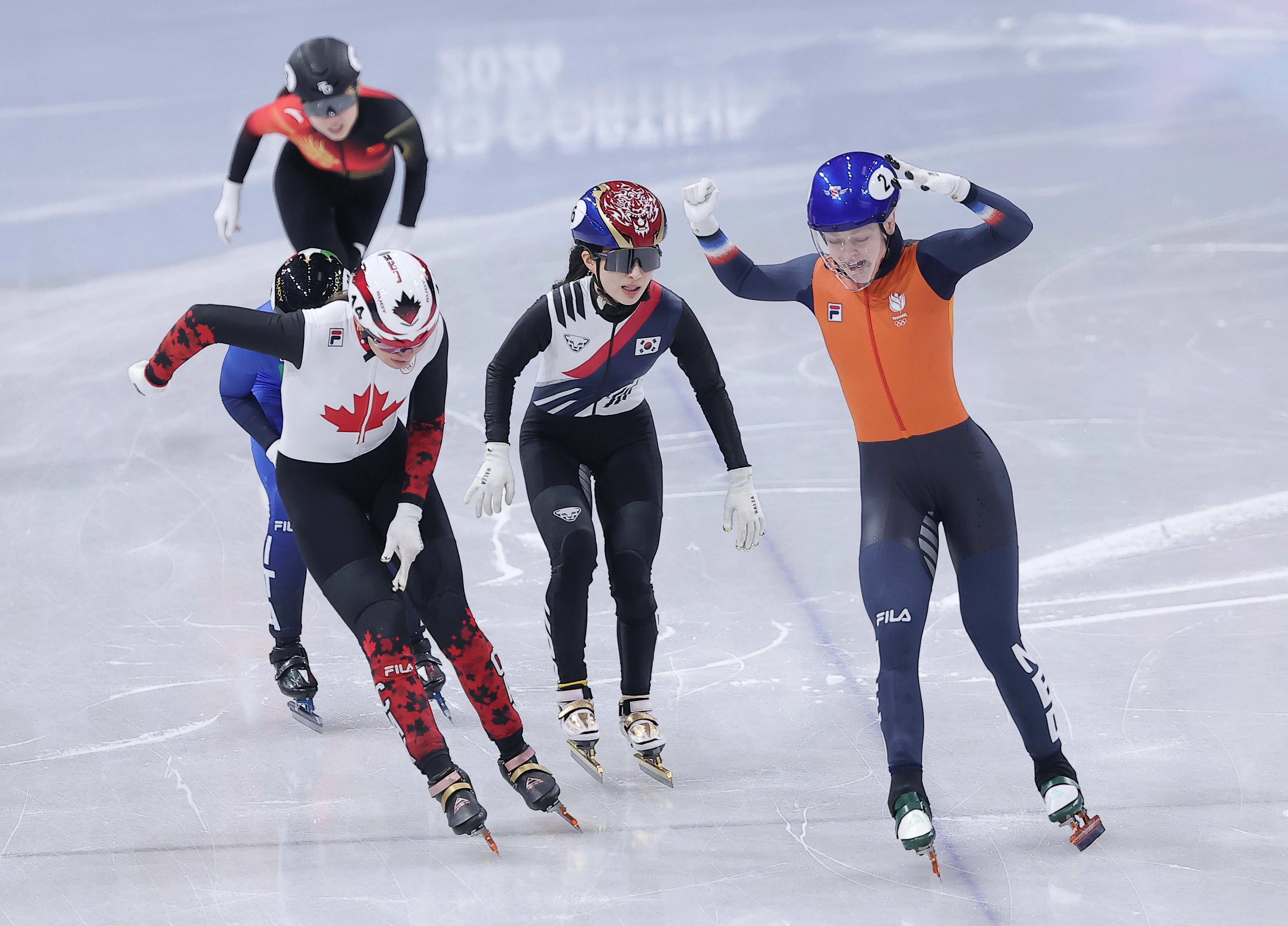 김길리가 16일(현지시간) 이탈리아 밀라노 아이스스케이팅 아레나에서 열린 2026 밀라노·코르티나담페초 동계올림픽 쇼트트랙 여자 1000m 결승에서 동메달을 확정 짓고 있다. 2026.2.16 뉴스1
