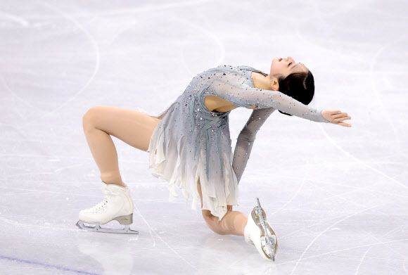 연기 펼치는 신지아