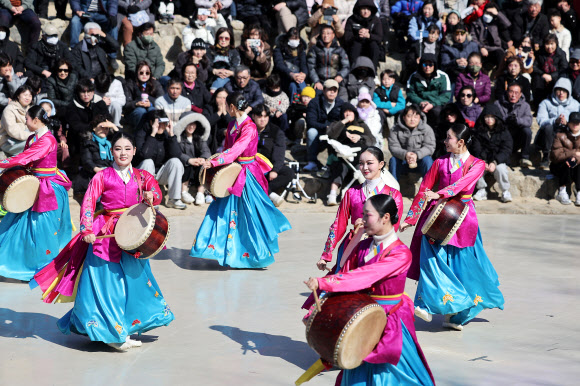 설 연휴 마지막 날 즐기는 전통공연