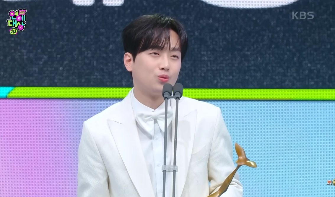 트로트 가수 이찬원. ‘2024 KBS 연예대상’ 방송화면