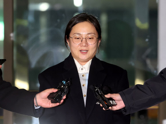 답변하는 박나래