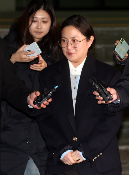 강남경찰서 나서는 박나래