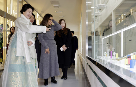 김혜경 여사, 브라질 영부인과 파주 국립민속박물관 방문