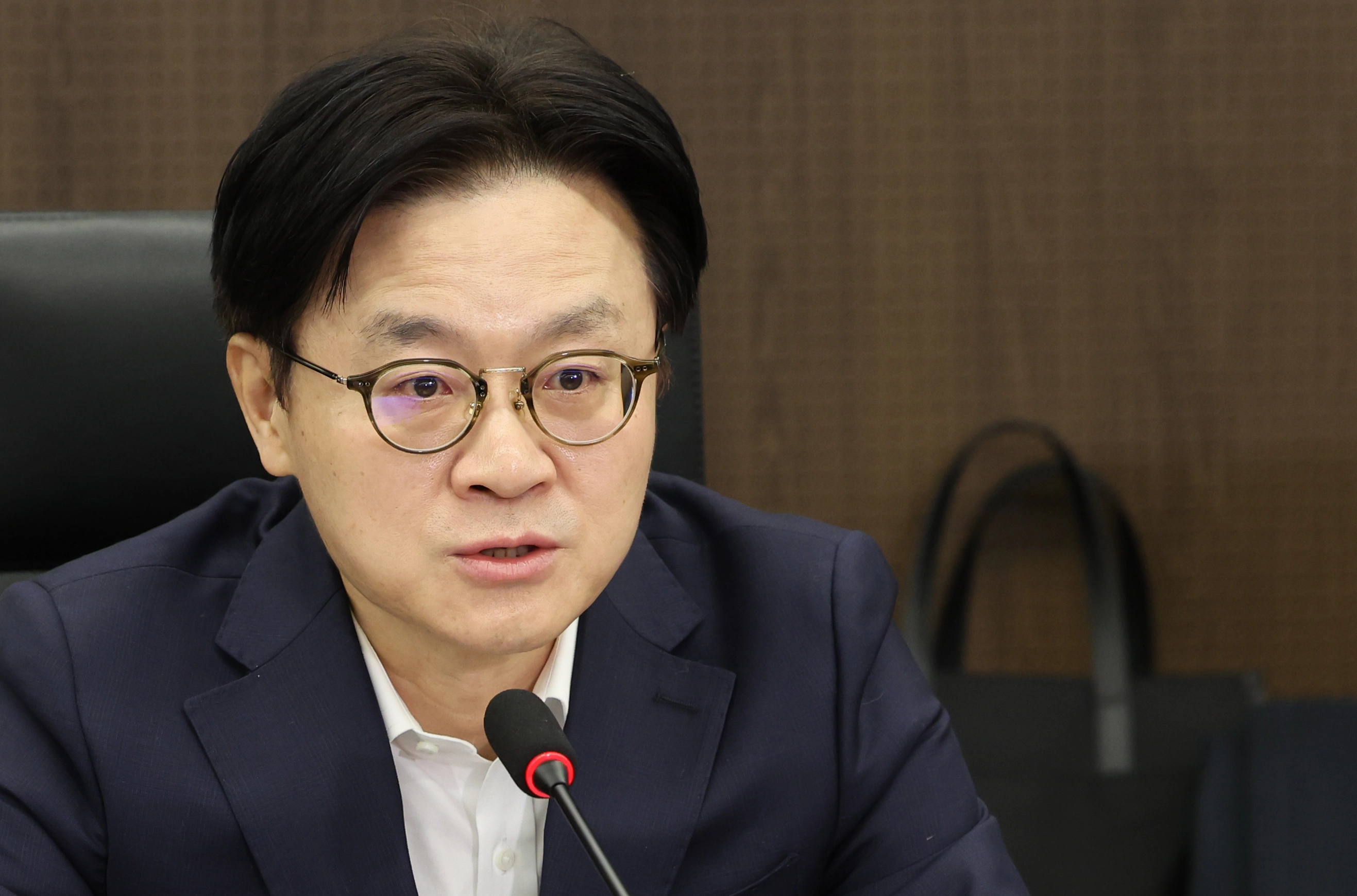 발언하는 김정관 장관  김정관 산업통상부 장관이 23일 서울 중구 대한상공회의소에서 열린 미국 국제비상경제권한법(IEEPA) 판결 관련 민관합동 대책회의에서 발언을 하고 있다. 연합뉴스