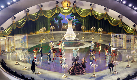 22일(현지시간) 이탈리아 베로나 아레나에서 열린 2026 밀라노-코르티나담페초 동계올림픽 폐회식에서 공연이 펼쳐지고 있다. 2026.2.23  공동취재