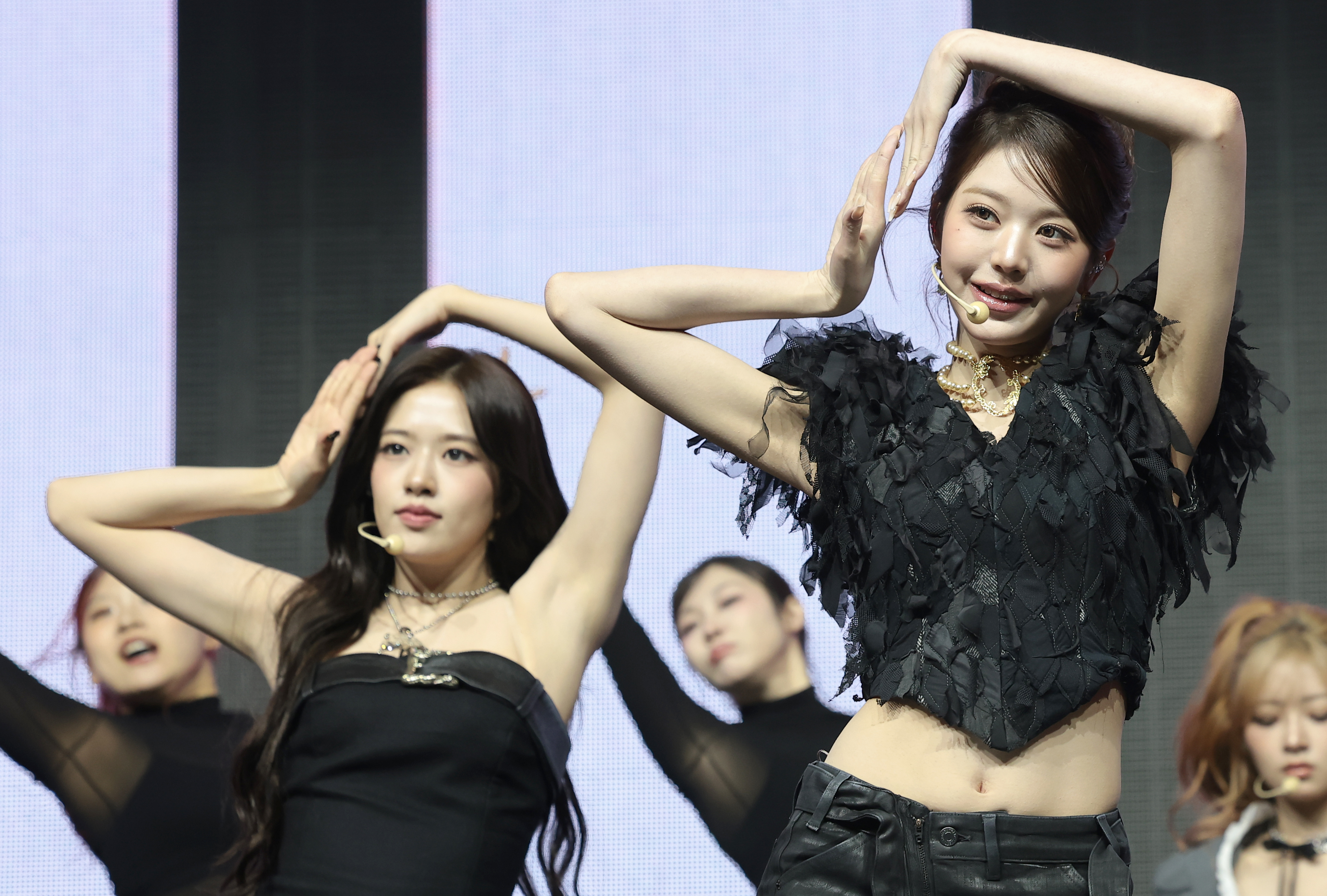 안유진·장원영, 여신이 둘