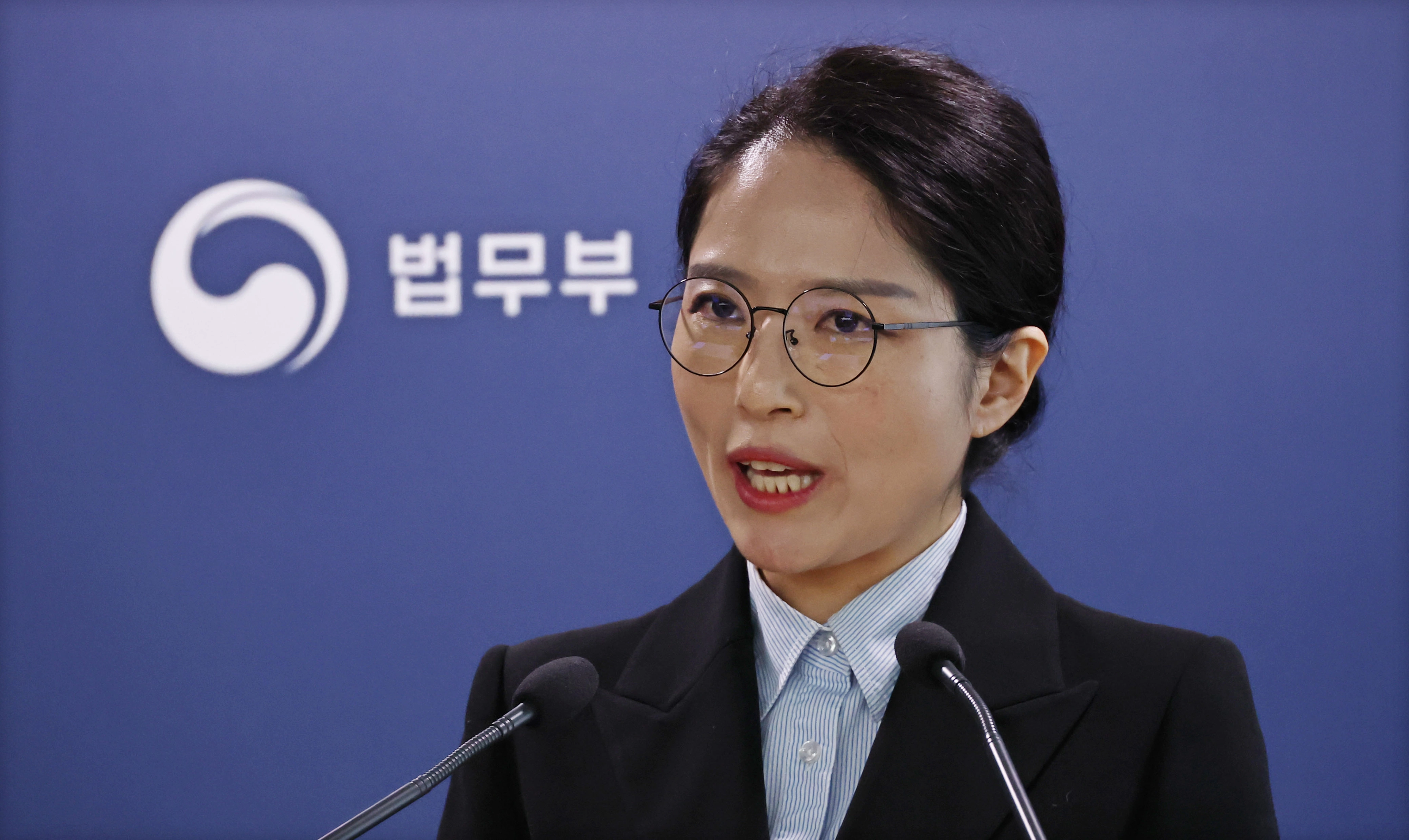 조아라 법무부 국제투자분쟁과장이 24일 정부과천정사에서 엘리엇 ISDS 취소판결 선고 브리핑을 진행하고 있다. 연합뉴스