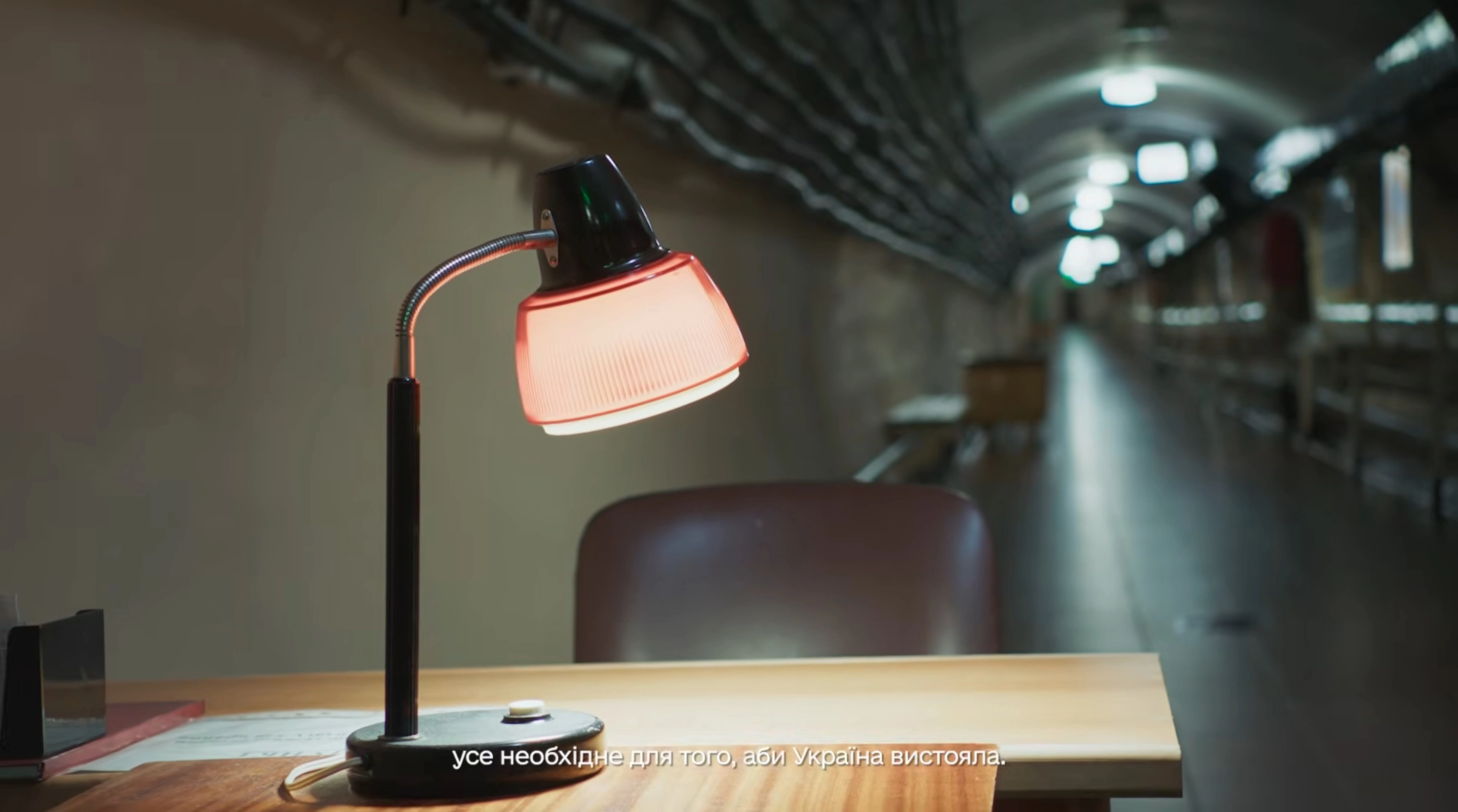 볼로디미르 젤렌스키 우크라이나 대통령은 러시아의 침공 4주년인 24일(현지시간) 수도 키이우 반코바 모처 지하벙커에서 대국민 메시지를 발표하고 있다. 2026.2.24 우크라 대통령실