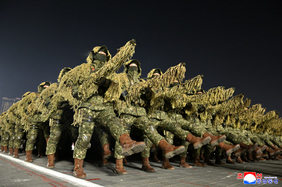 북한, 당 대회기념 열병식