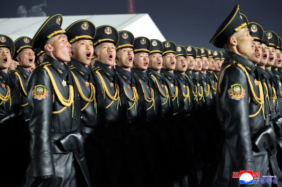 북한, 당 대회기념 열병식