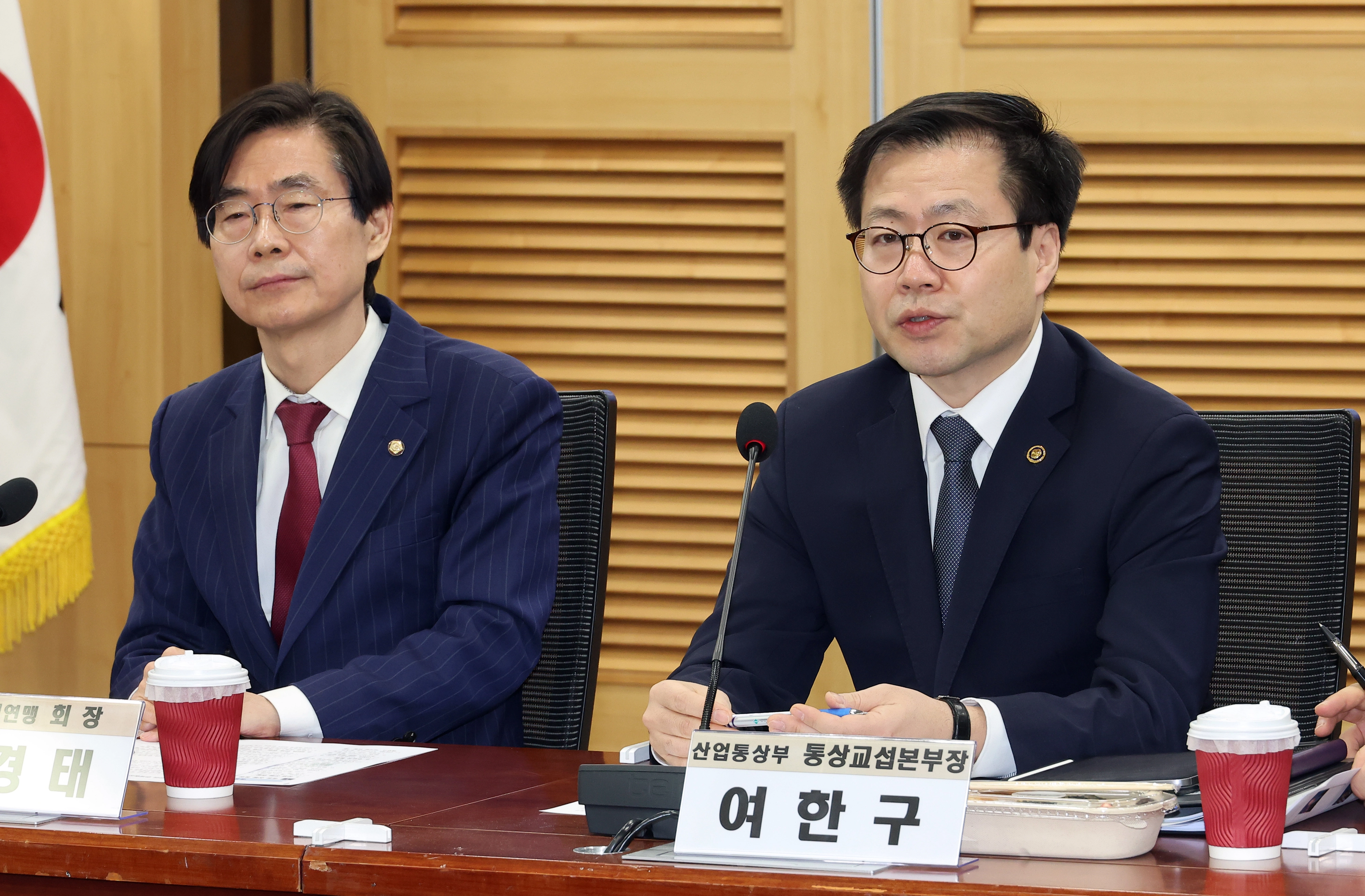 한미의원연맹 초청 간담회 발언하는 여한구 통상교섭본부장  여한구 통상교섭본부장이 4일 국회 의원회관에서 열린 한미의원연맹 초청 간담회에서 발언하고 있다. 왼쪽은 조경태 한미의원연맹 회장. 연합뉴스