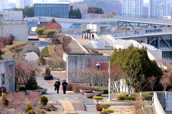 ‘세계에서 가장 큰’ 옥상정원, 14일부터 개방
