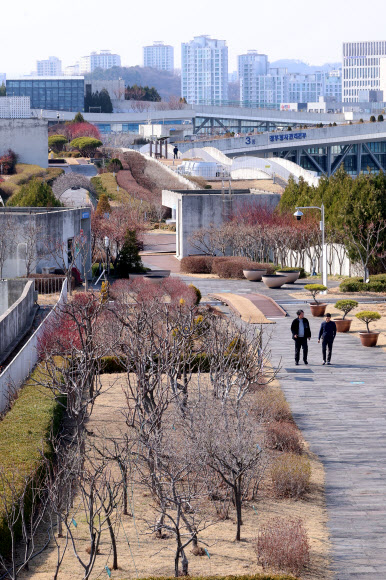 ‘세계에서 가장 큰’ 옥상정원, 14일부터 개방