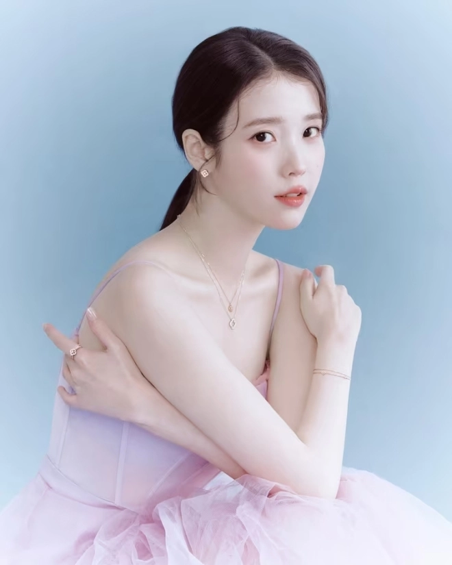 아이유.<br>제이에스티나 제공