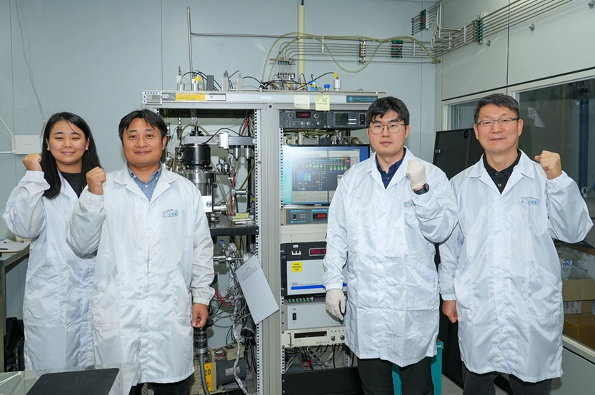 남옥현 교수(오른쪽)연구팀(한국공학대 제공)