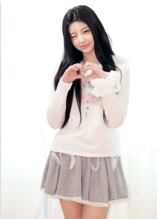 원희, 윙크와 하트를 동시에