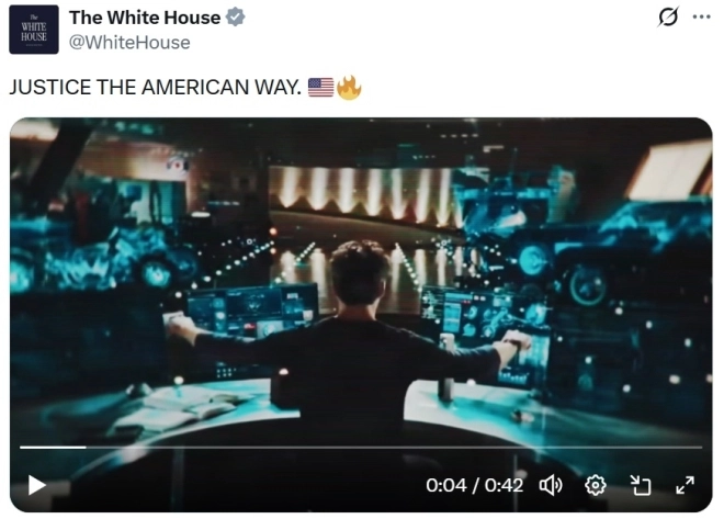 미국 백악관에서 여러 편의 할리우드 영화를 짜깁기해 만든 전쟁 홍보 영상을 공개해 온라인상에서 조롱과 비판을 받고 있다. 백악관 X 캡처