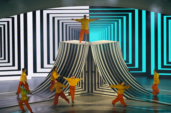 6일(현지시간) 이탈리아 베로나 아레나에서 2026 밀라노·코르티나 동계패럴림픽 개회식이 열리고 있다. 오는 15일까지 열흘간의 열전에 돌입하는 이번 대회에는 56개국에서 역대 최다인 612명의 선수가 참가해 79개의 금메달을 놓고 격돌한다. 2026.3.7  연합뉴스