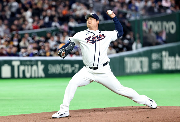 8일 일본 도쿄돔에서 열린 2026 WBC 조별리그 C조 3차전 대한민국과 대만의 경기. 한국 선발 투수 류현진이 역투하고 있다. 2026.3.8  연합뉴스