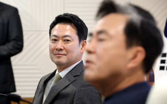 경청하는 장동혁