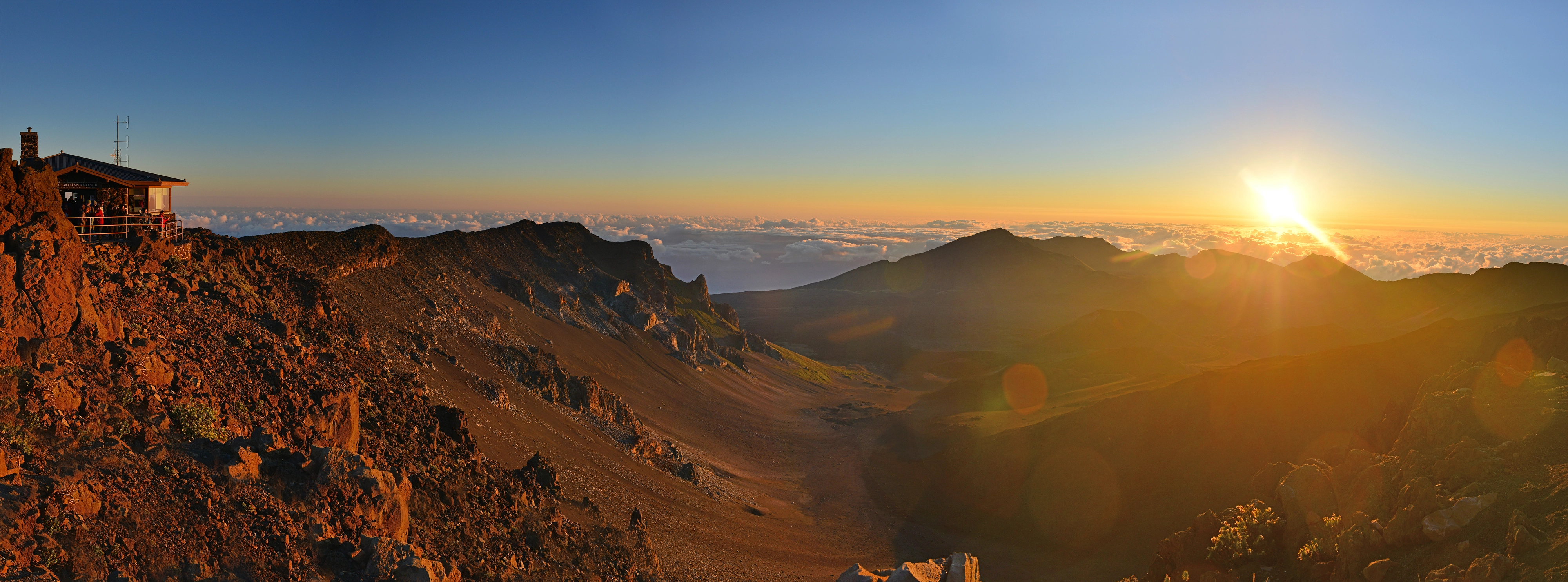 하와이 최고의 일출 명소로 꼽히는 할레아칼라 해돋이.