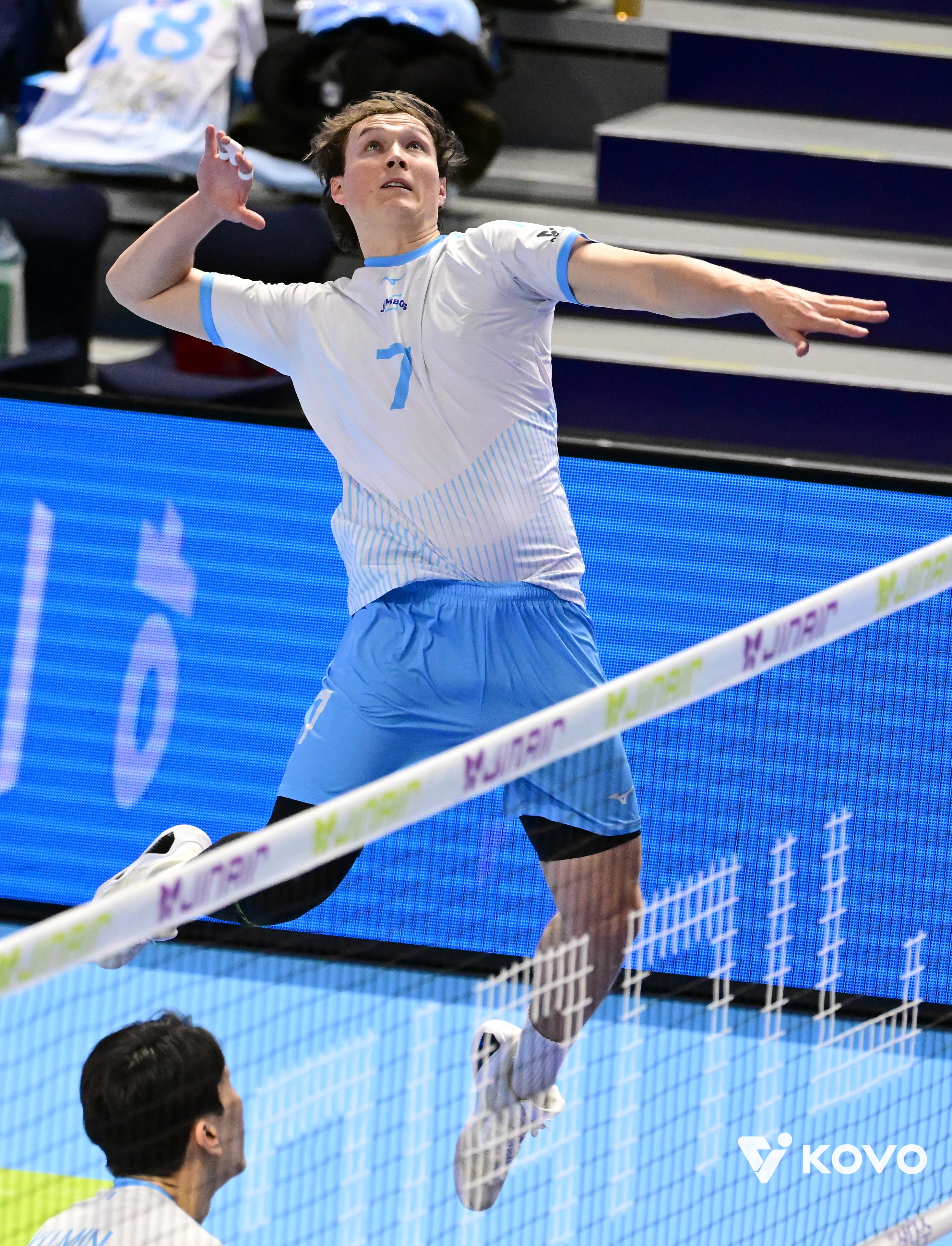 이든 개럿이 12일 인천 계양체육관에서 열린 2025~26 진에어 V리그 남자부 6라운드 KB손해보험과의 맞대결에서 강력한 스파이크를 시도하고 있다. 2026.3.12 한국배구연맹 제공