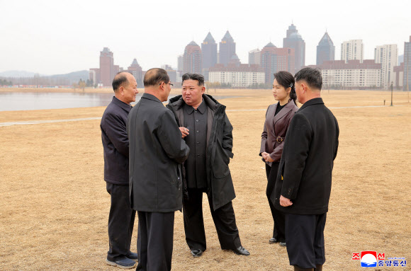 김정은, 식수절 맞아 식수