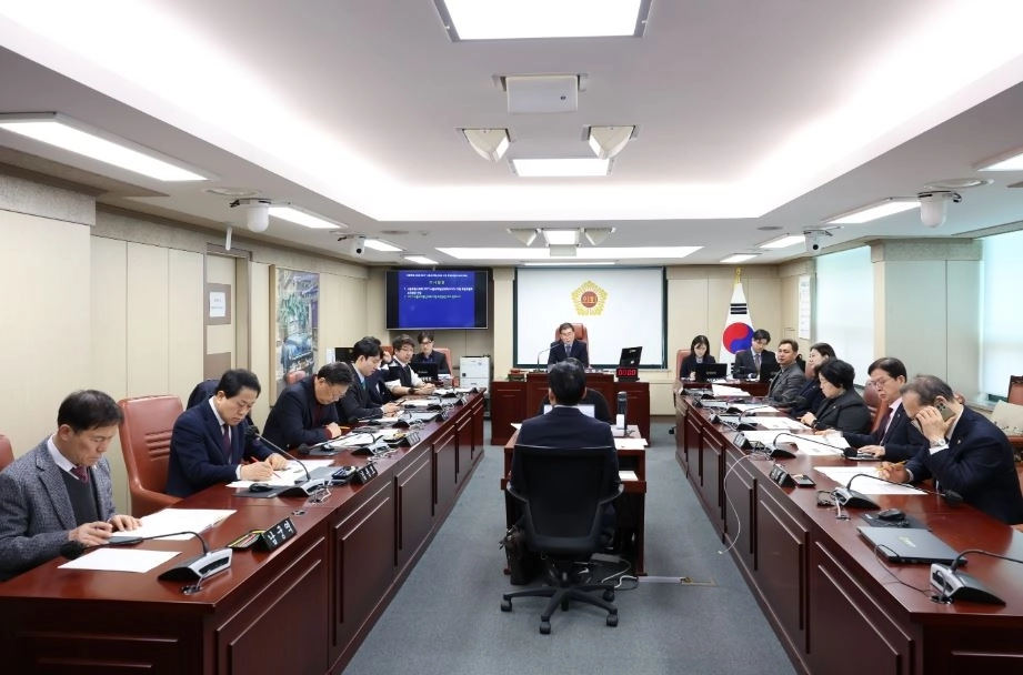 서울시의회 2027 서울 세계청년대회(WYD) 지원 특별위원회 회의 전경