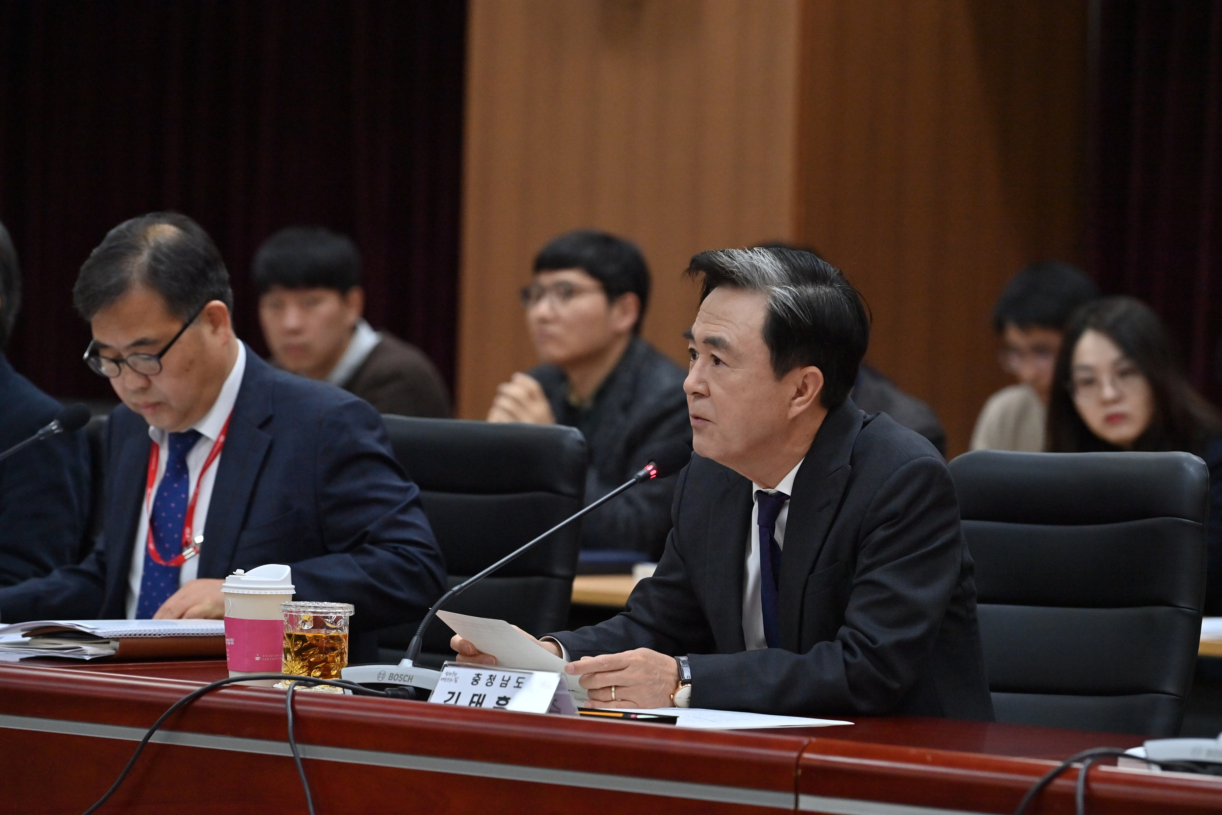 AI 대전환 추진 전략 보고회에서 김태흠 지사가 발언을 하고 있다. 도 제공