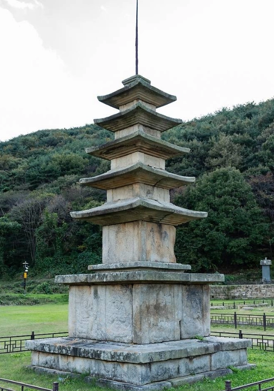 서산 보원사지 오층석탑. 서울신문DB