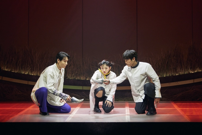 뮤지컬 ‘긴긴밤’ 공연 모습. 라이브러리 컴퍼니 제공