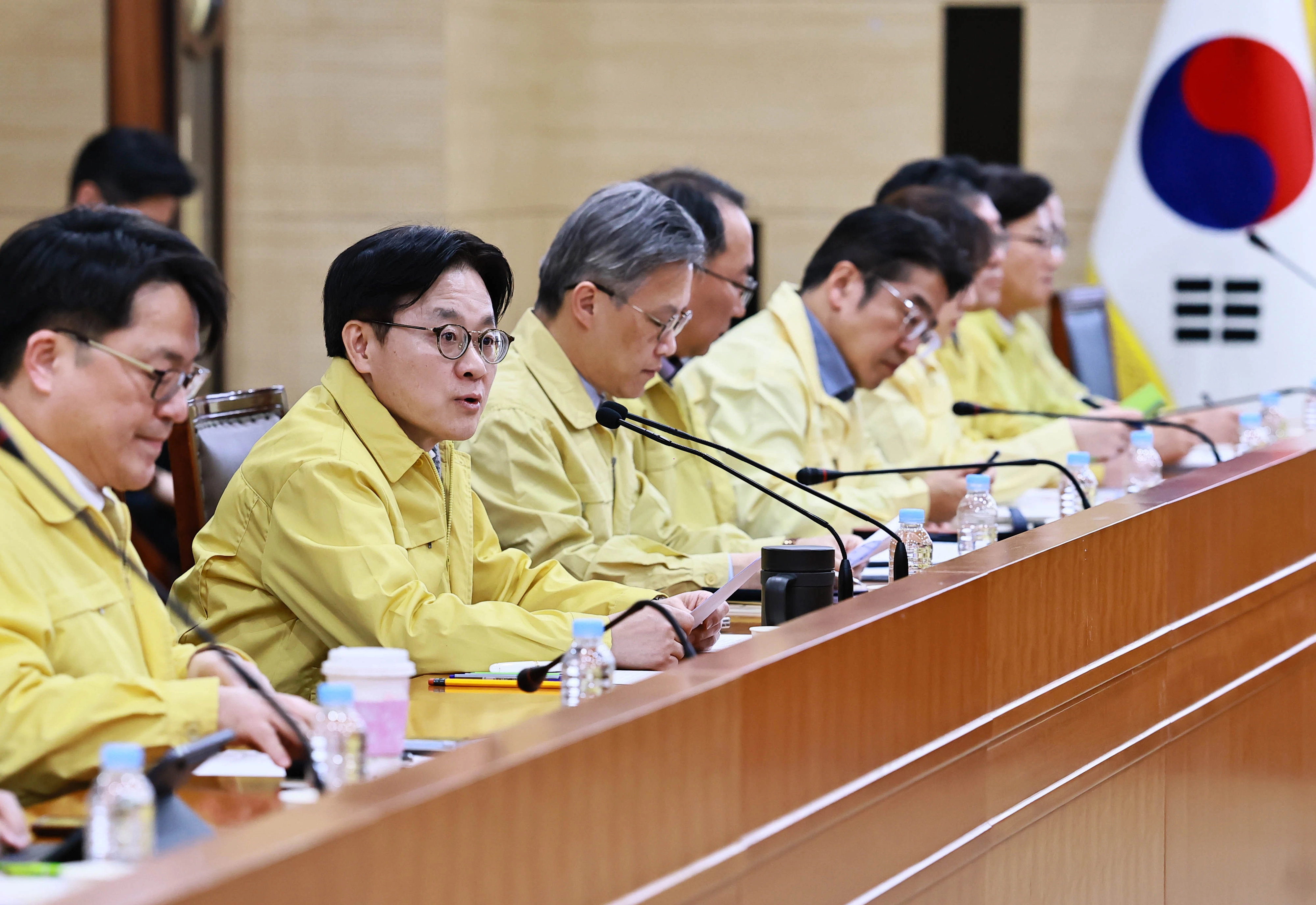 산업통상부 확대간부회의  김정관 산업통상부 장관이 19일 정부세종청사에서 열린 산업통상부 확대간부회의를 주재하고 있다. 산업통상부 제공