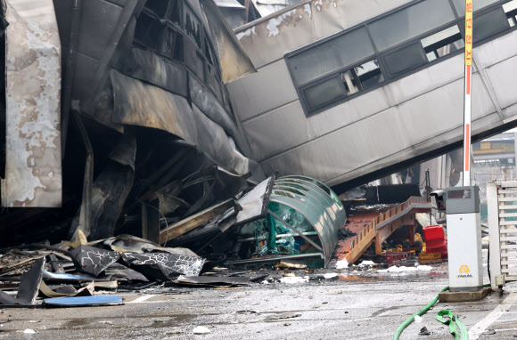 21일 오전 대형 화재가 발생한 대전 대덕구 안전공업의 외관 모습. 2026.3.21 연합뉴스