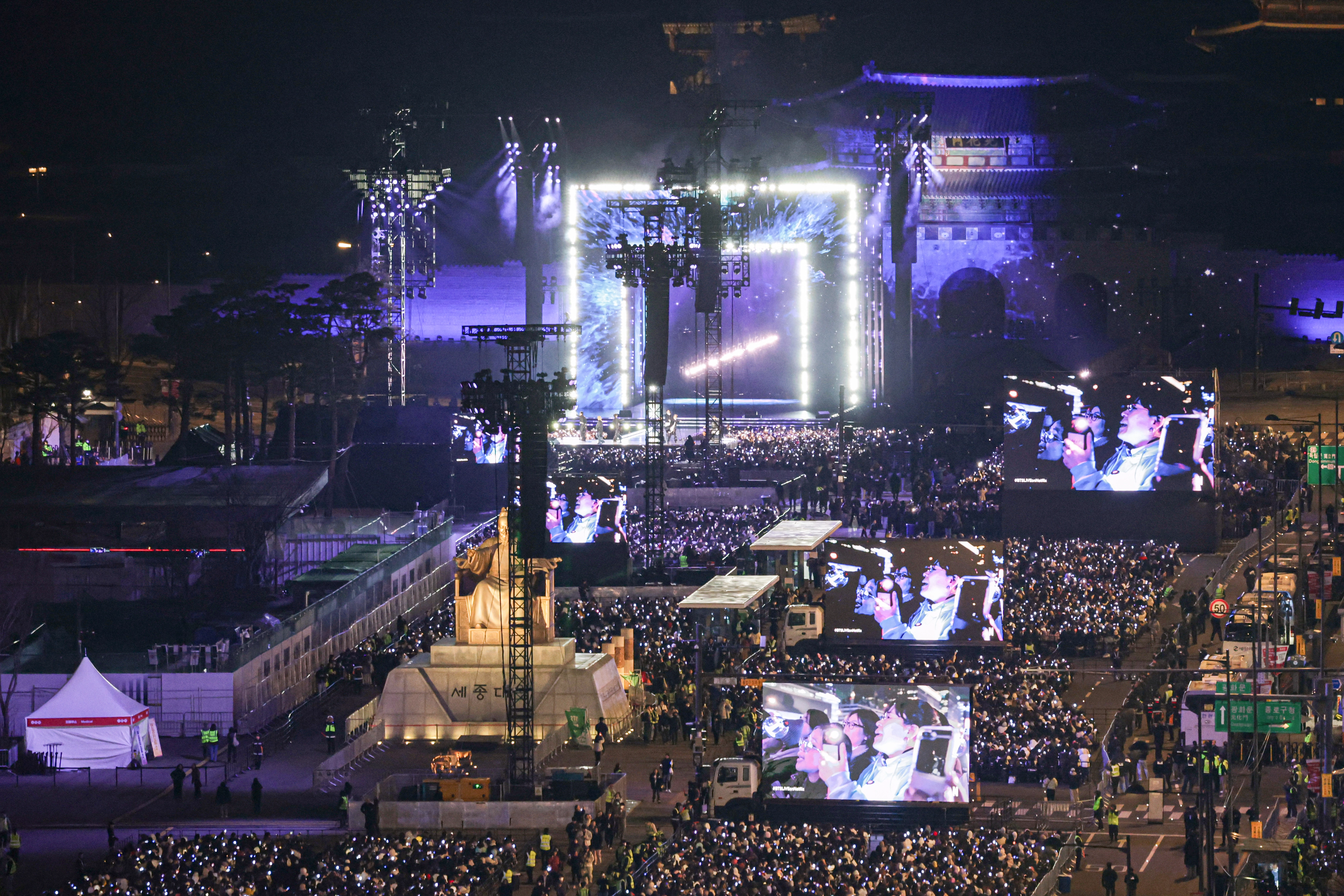 그룹 방탄소년단(BTS)이 21일 서울 광화문 광장에서 정규 5집 ‘아리랑’(ARIRANG) 발매를 기념해 무료 공연 ‘BTS 컴백 라이브: 아리랑’을 열고 있다. 2026.3.21 사진공동취재단