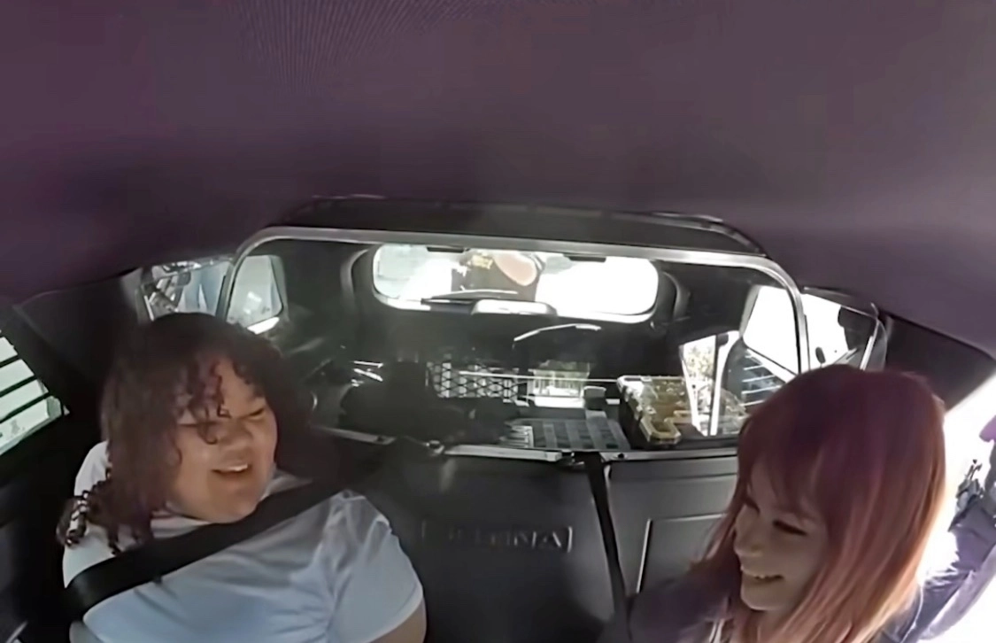 미국에서 2012년 최악의 총기 참사로 꼽히는 샌디훅 초등학교 총기 난사 사건을 모방해 동급생 살해를 계획한 10대 소녀들이 범행 직전 경찰에 붙잡혔다. NBC 뉴스 영상 캡처