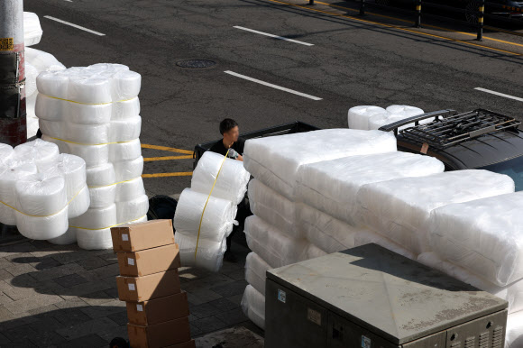 비닐 대란 우려 확산