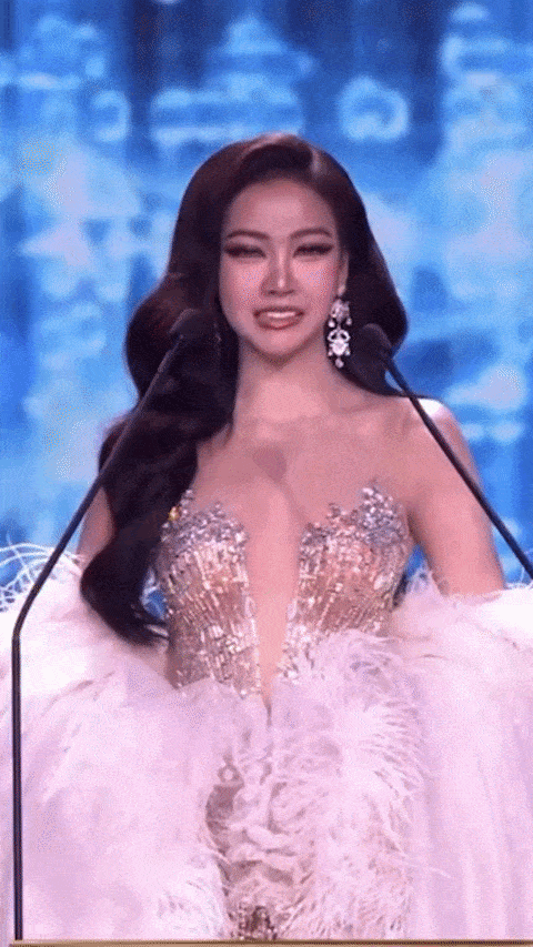 태국의 한 미인대회 무대에서 참가자의 치아 보철물이 갑자기 빠지는 돌발 상황이 발생했다. 인스타그램 갈무리