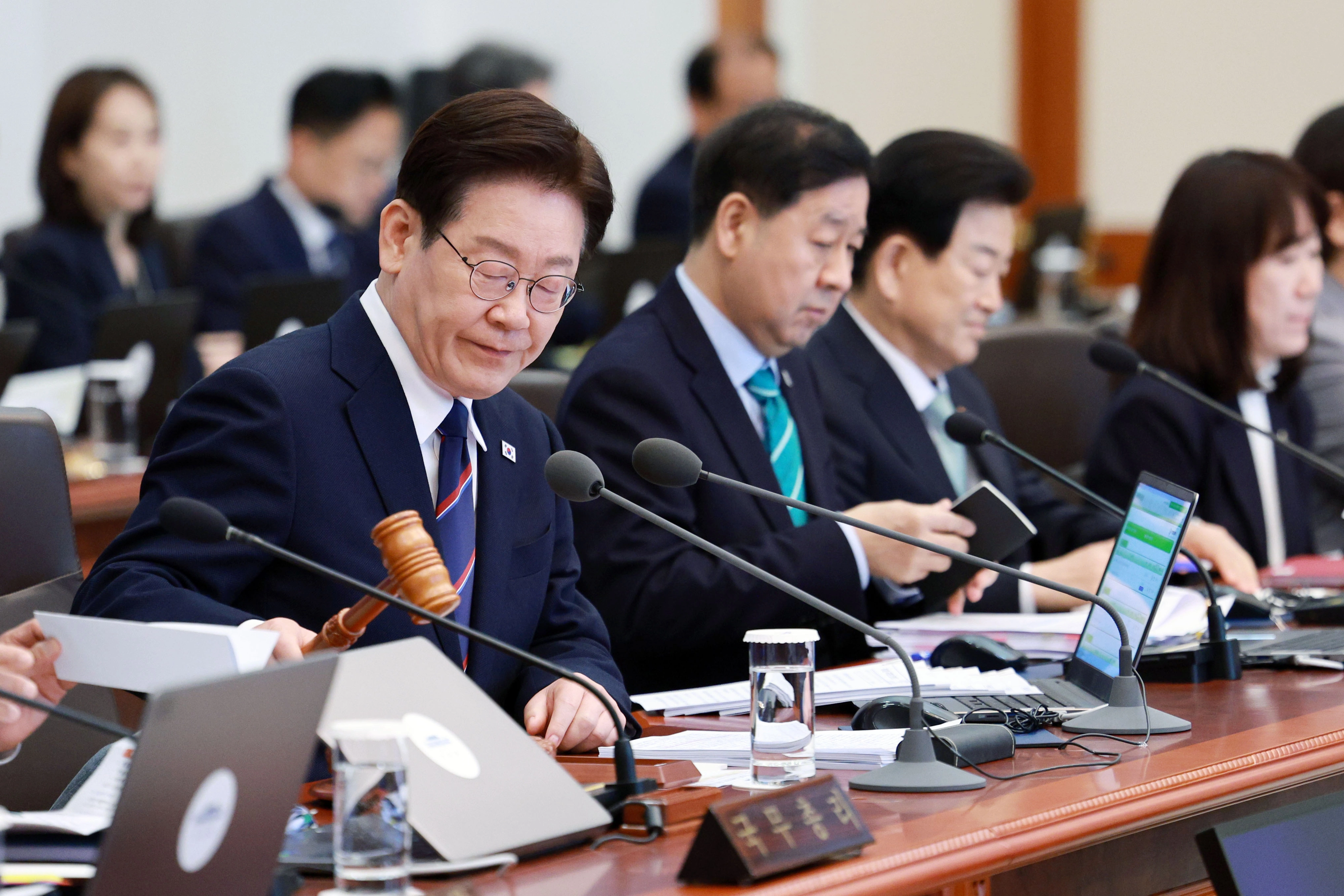 국무회의 주재하는 이재명 대통령  [서울=뉴시스] 고범준 기자 = 이재명 대통령이 31일 청와대에서 열린 국무회의에서 의사봉을 두드리며 개회 선언을 하고 있다. 2026.03.31. bjko@newsis.com

<저작권자ⓒ 공감언론 뉴시스통신사. 무단전재-재배포 금지.>