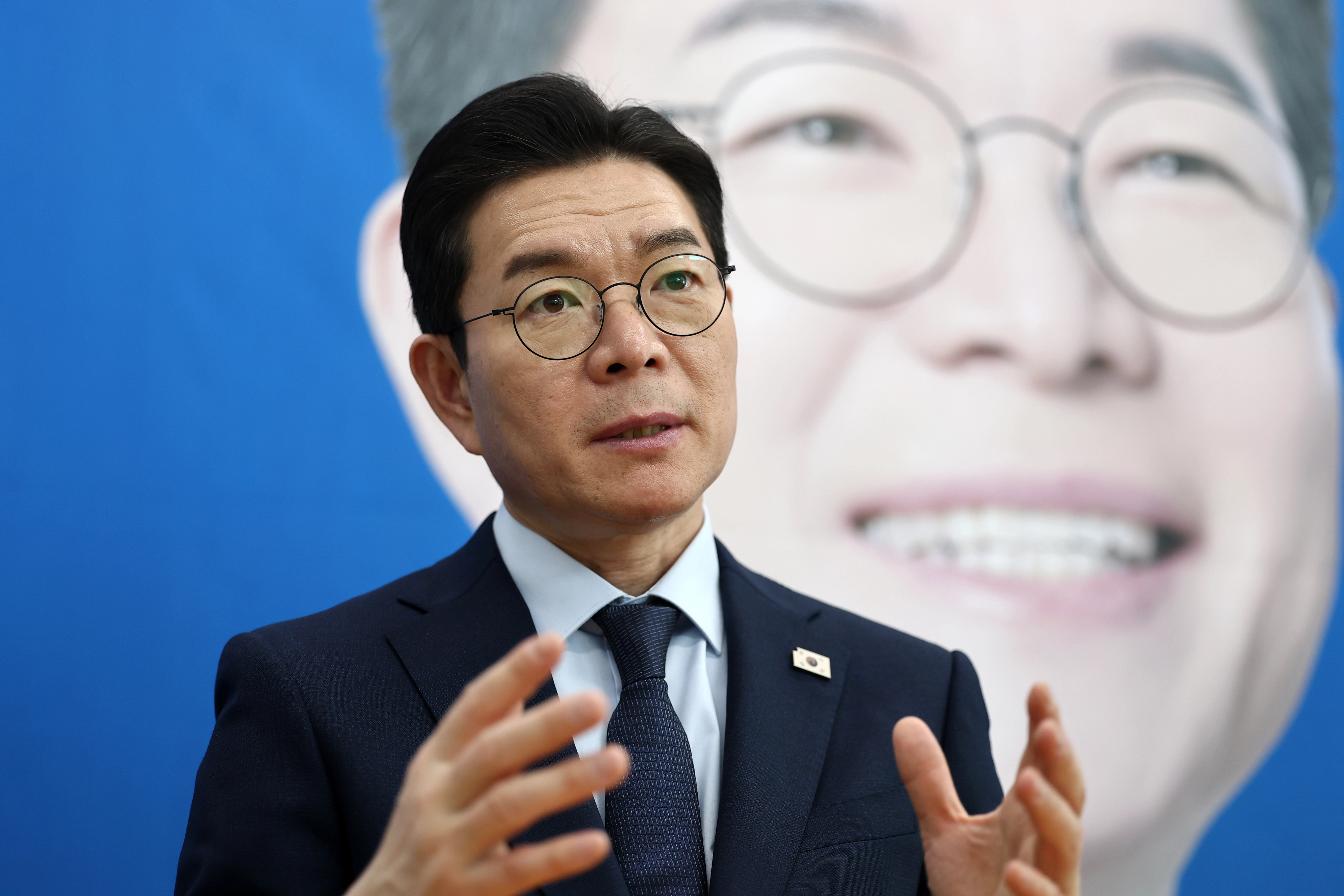 연합뉴스와 인터뷰하는 정원오 서울시장 예비후보  더불어민주당 서울시장 예비후보인 정원오 전 성동구청장이 27일 서울 중구 예비후보 사무실에서 연합뉴스와 인터뷰를 하고 있다. 2026.3.31 연합뉴스