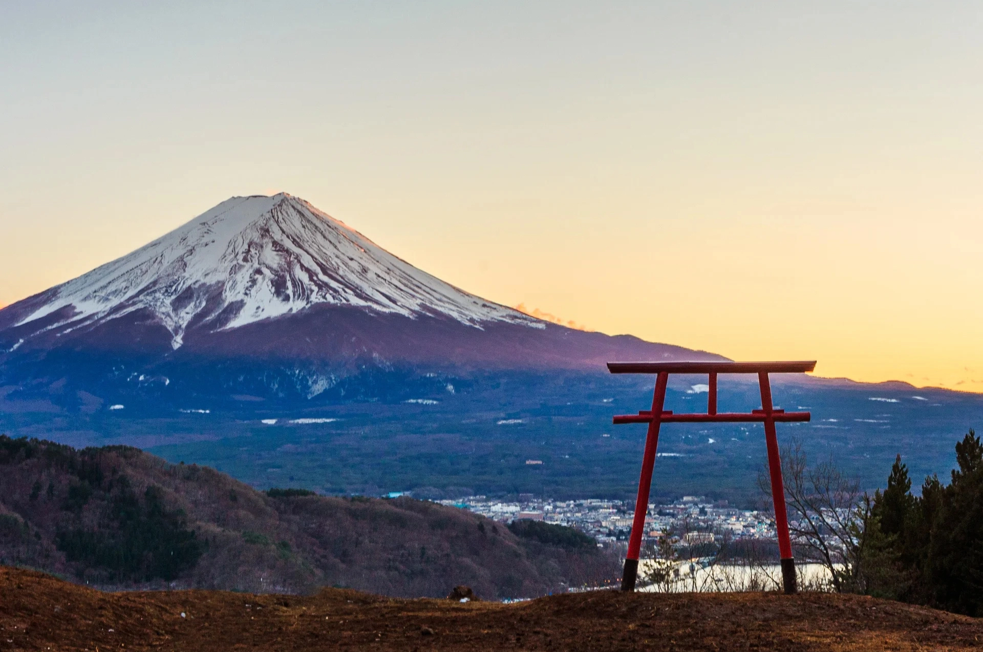 가와구치 아사마 신사의 요배소﻿ 모습. 후지산을 경배하는 장소다.